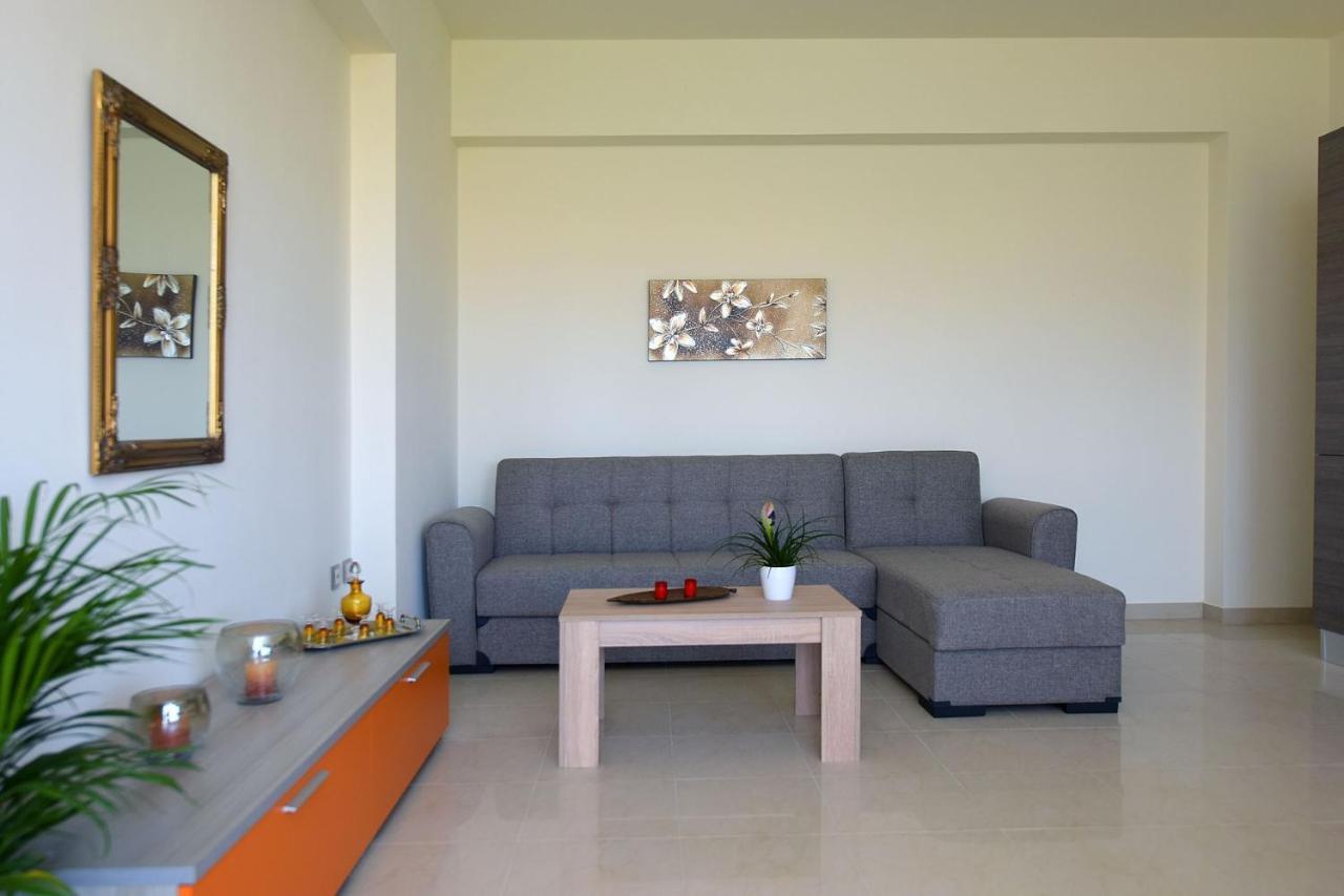 Stelia Luxury Apartments Kalavarda Ngoại thất bức ảnh