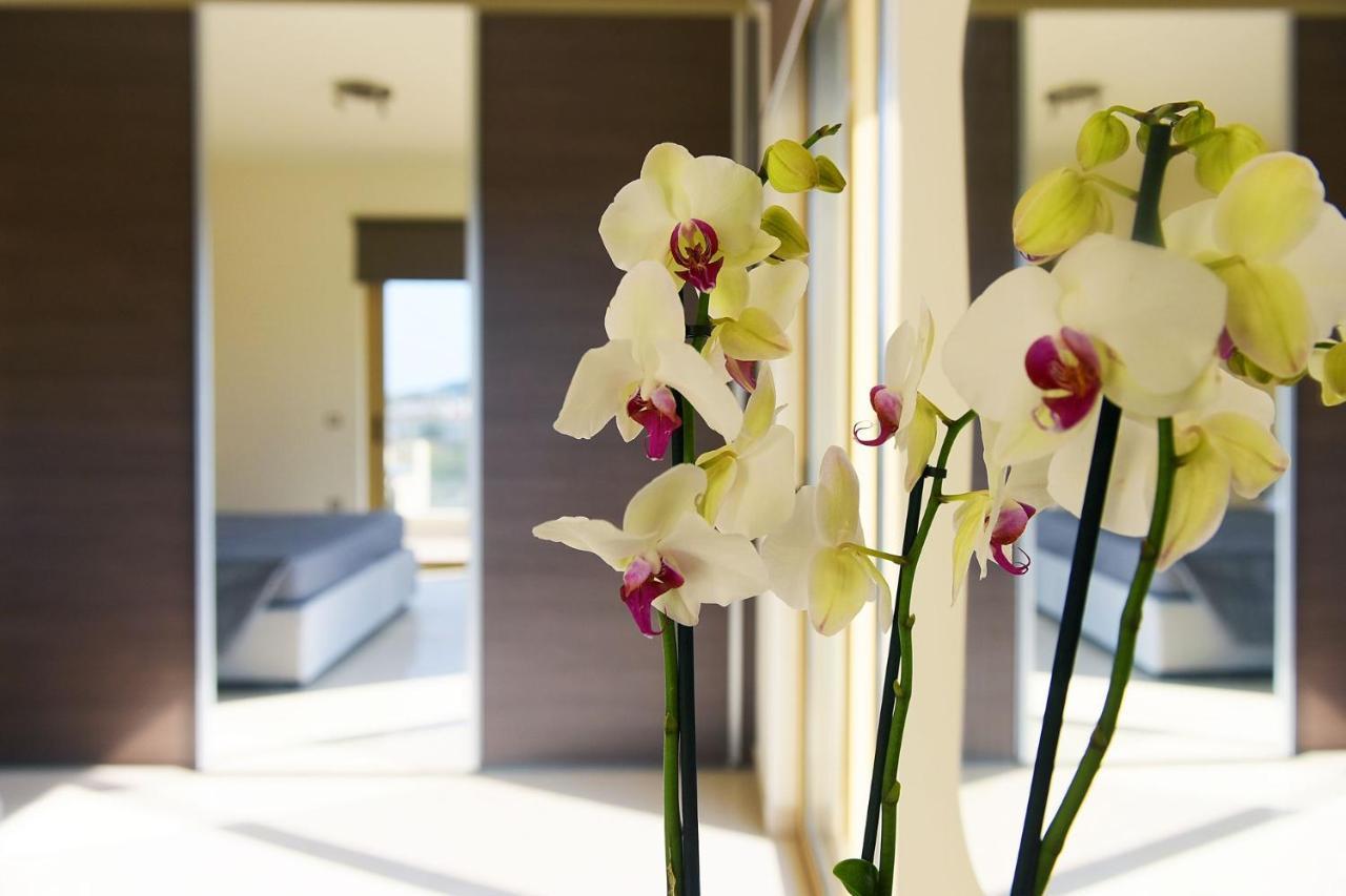 Stelia Luxury Apartments Kalavarda Ngoại thất bức ảnh