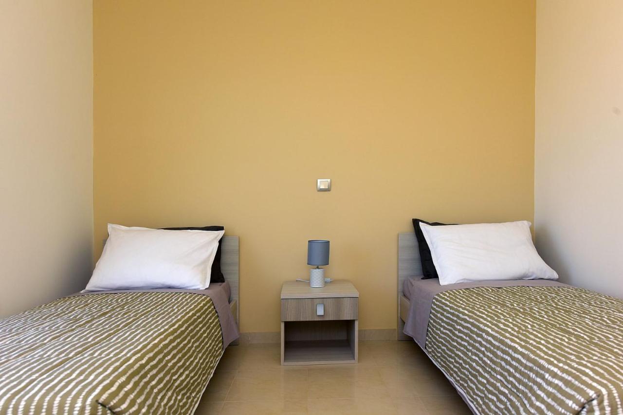 Stelia Luxury Apartments Kalavarda Ngoại thất bức ảnh