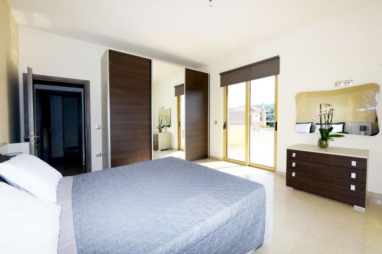 Stelia Luxury Apartments Kalavarda Ngoại thất bức ảnh