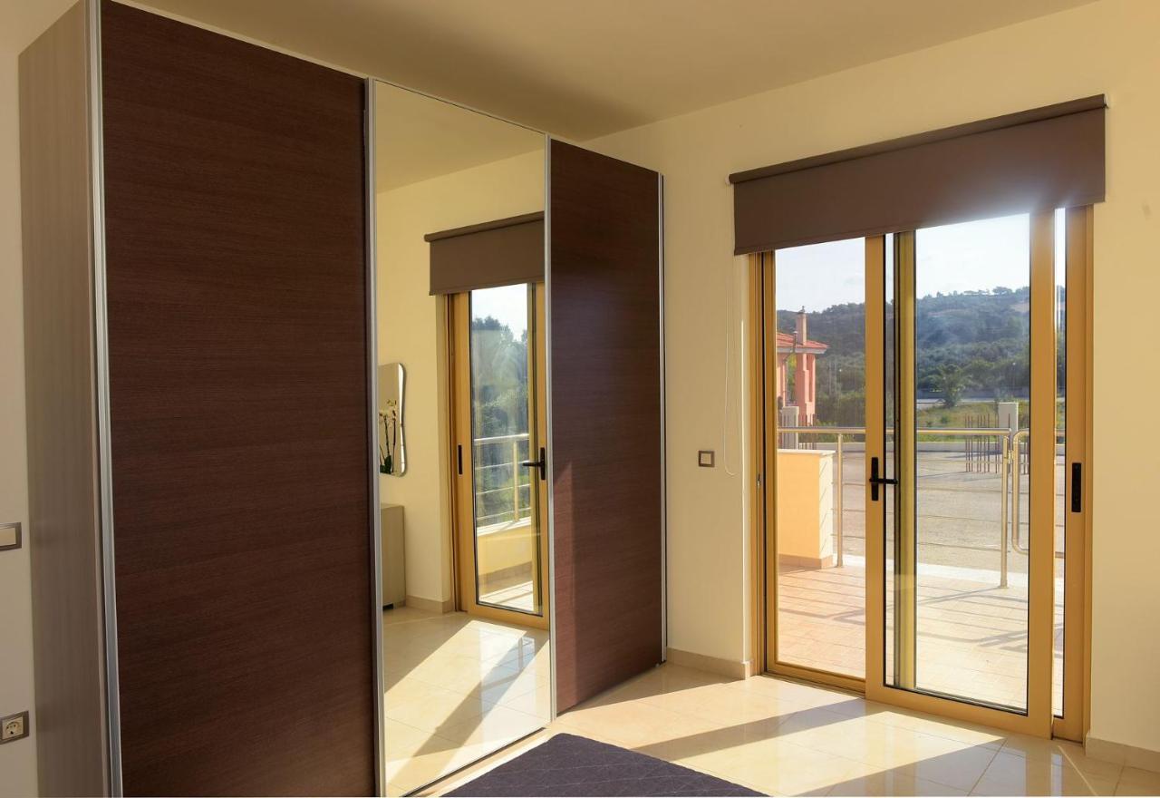 Stelia Luxury Apartments Kalavarda Ngoại thất bức ảnh