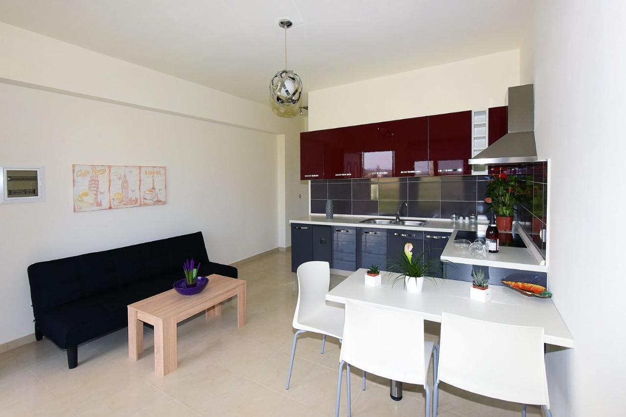Stelia Luxury Apartments Kalavarda Ngoại thất bức ảnh